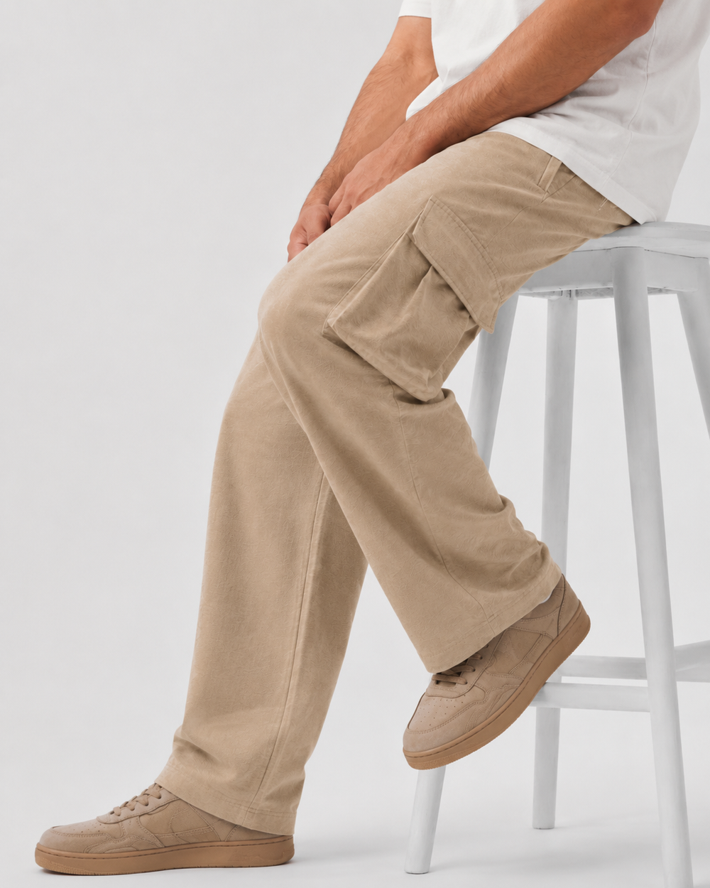 Relaxed Fit Cargo: Beige