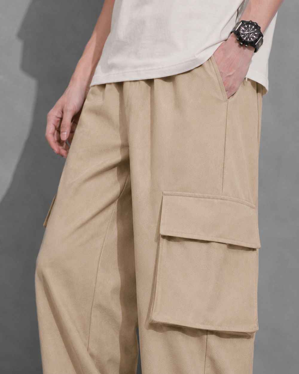 Relaxed Fit Cargo: Beige