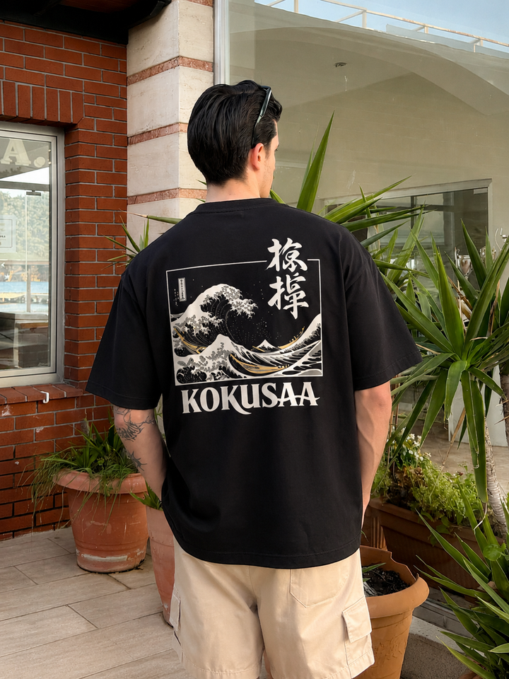 Kokusaa Black Oversized T-shirt