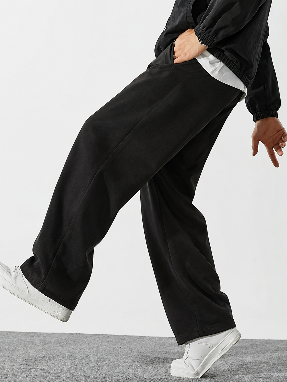 Pack Of 2 Joggers : Black and Beige
