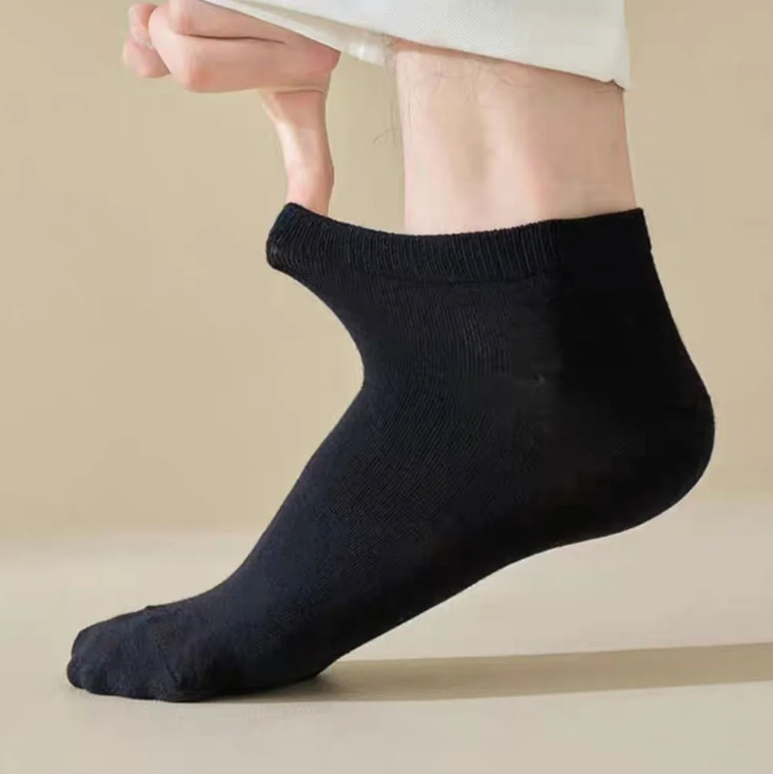 5 Pack Unisex Comfort-Fit Ankle Socks for All, Breathable & Lightweight - Ideal for Sports & Daily Wea